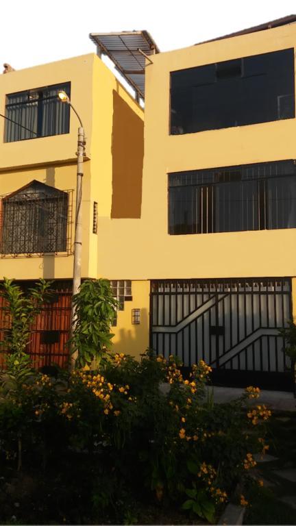 Residencial El Sol De Los Pinos Bed and Breakfast Trujillo Exterior foto