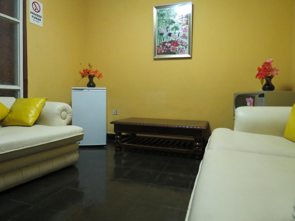 Residencial El Sol De Los Pinos Bed and Breakfast Trujillo Exterior foto