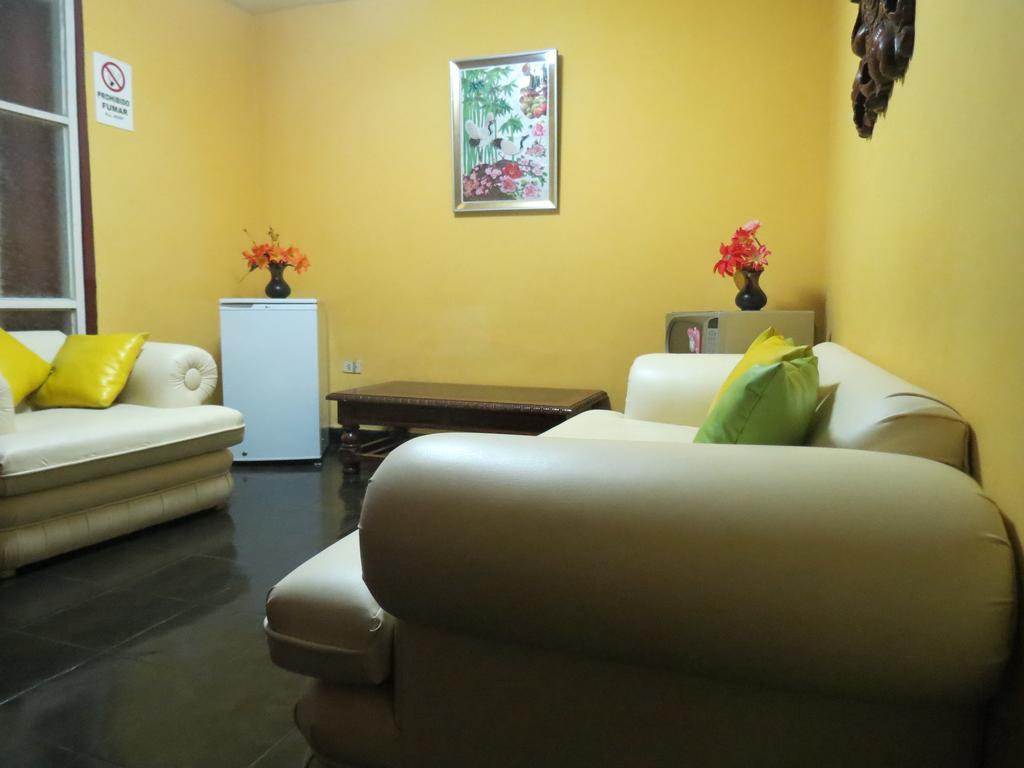 Residencial El Sol De Los Pinos Bed and Breakfast Trujillo Exterior foto