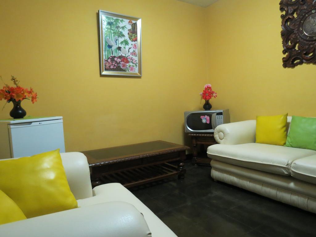Residencial El Sol De Los Pinos Bed and Breakfast Trujillo Exterior foto