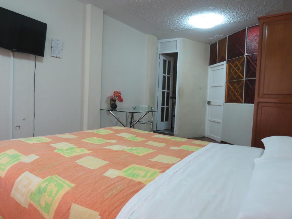 Residencial El Sol De Los Pinos Bed and Breakfast Trujillo Exterior foto