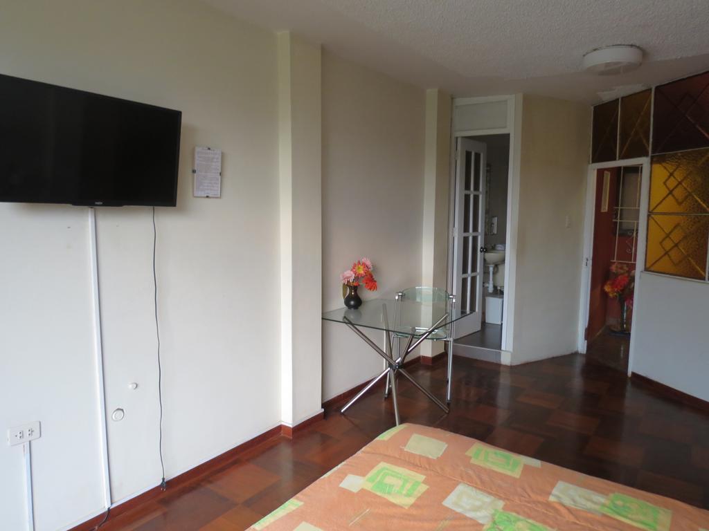 Residencial El Sol De Los Pinos Bed and Breakfast Trujillo Exterior foto