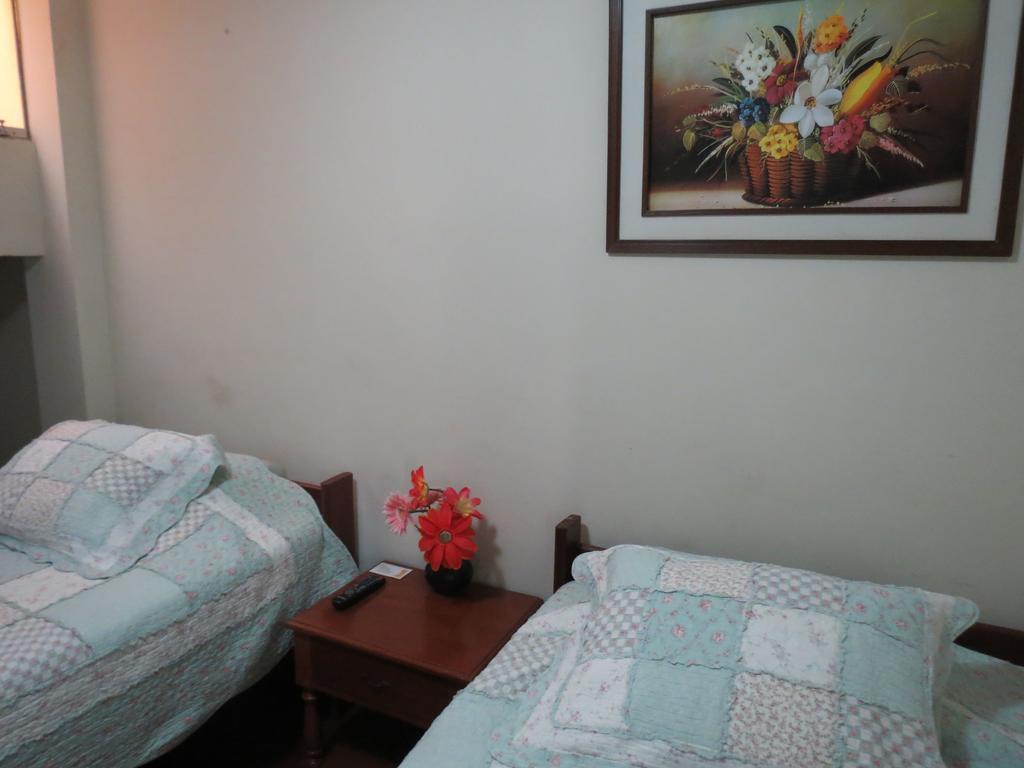 Residencial El Sol De Los Pinos Bed and Breakfast Trujillo Exterior foto