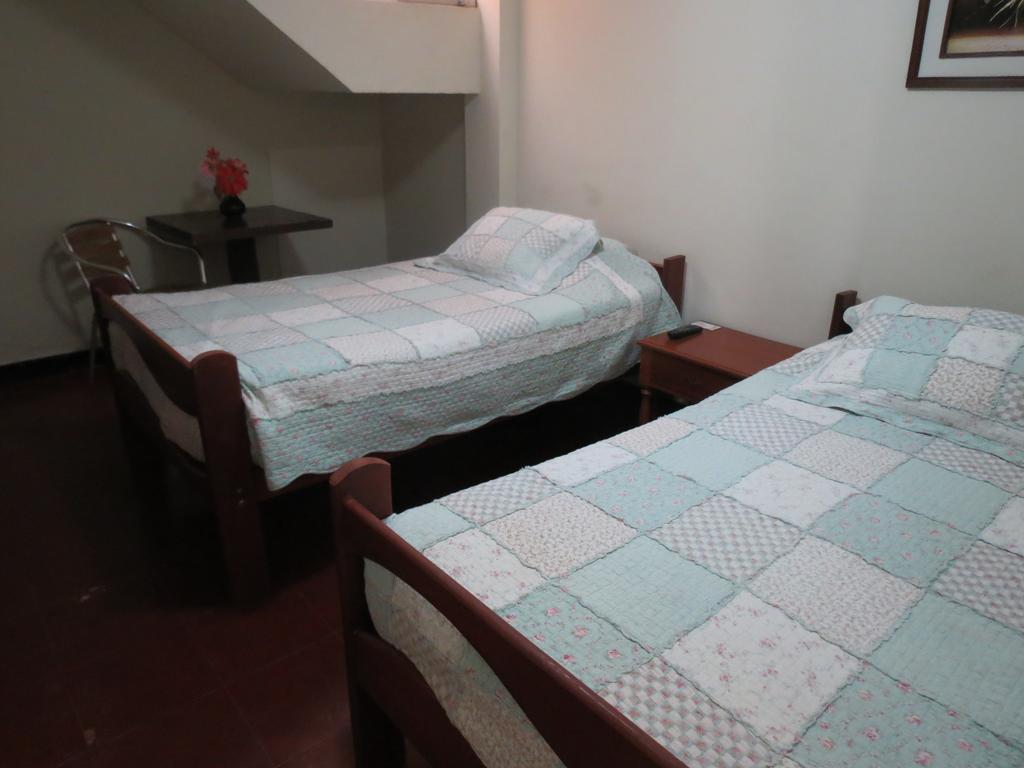 Residencial El Sol De Los Pinos Bed and Breakfast Trujillo Exterior foto