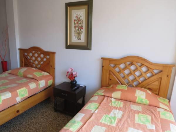 Residencial El Sol De Los Pinos Bed and Breakfast Trujillo Exterior foto