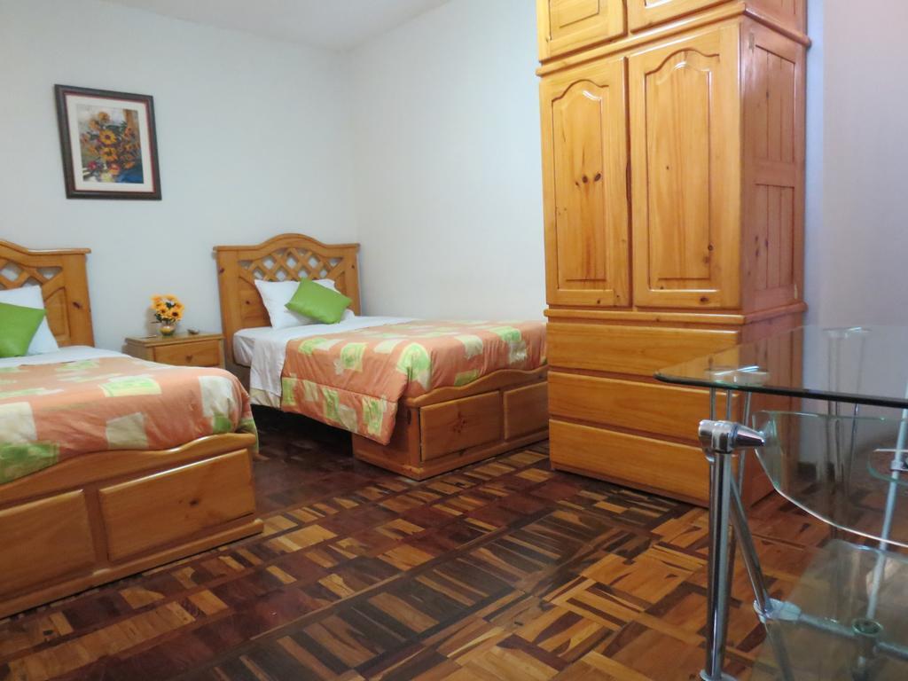 Residencial El Sol De Los Pinos Bed and Breakfast Trujillo Exterior foto