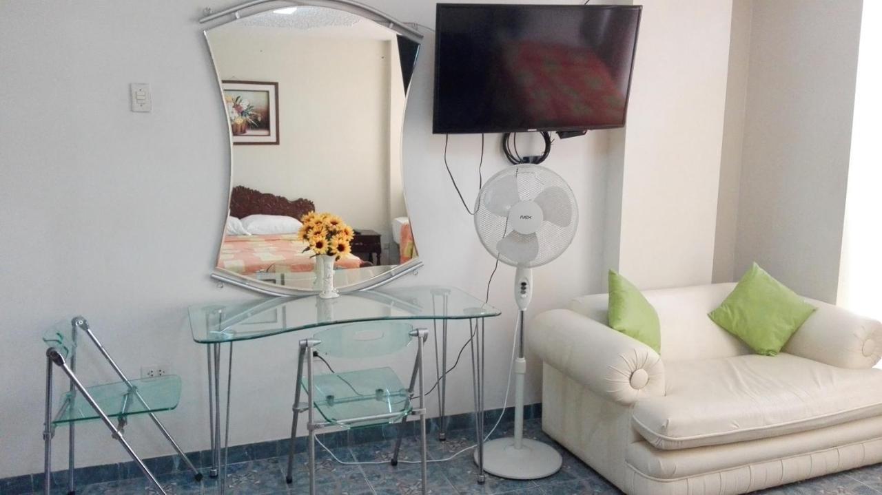 Residencial El Sol De Los Pinos Bed and Breakfast Trujillo Exterior foto